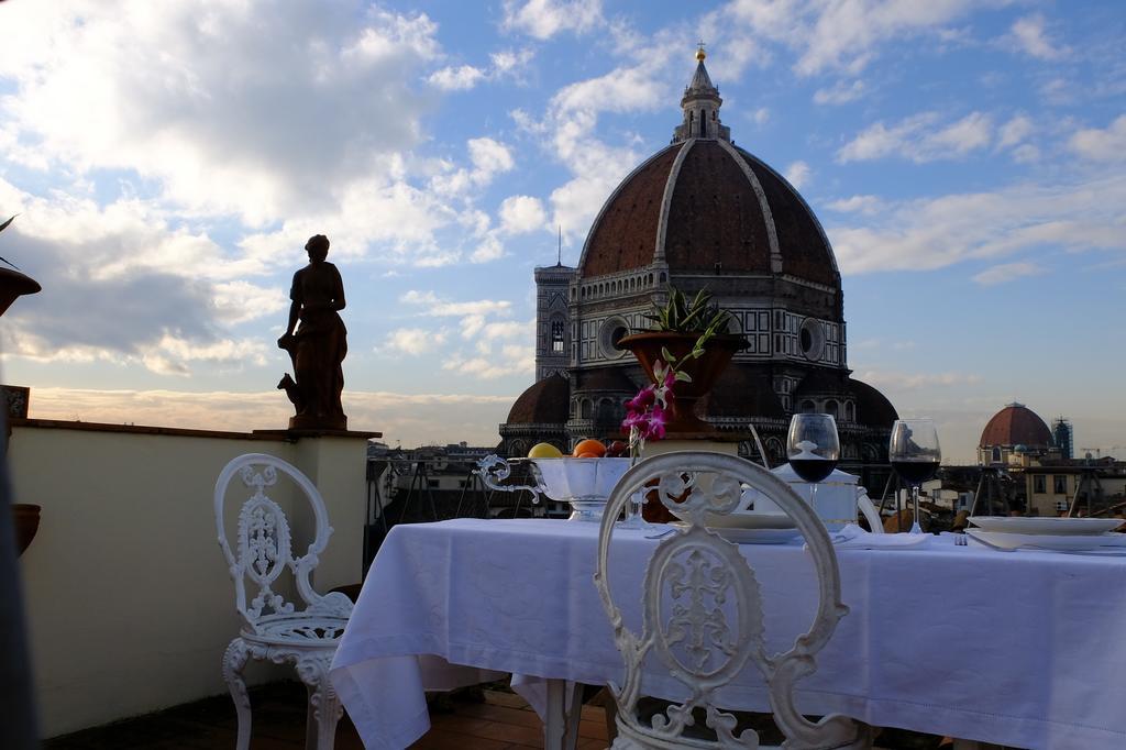 Toccando Il Duomo Con Un Dito Apartment Florence Room photo